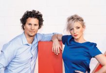 Napi cuki! Így érkeztek Borbély Alexandra és Nagy Ervin ikre a farsangi bálba – fotó, videó