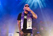 Először énekelte közönség előtt Curtis az édesapja emlékére írta dalt