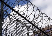 Ledöbbentek a rajongók! Legalább három évre börtönbe vonult az RTL sztárja