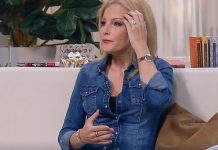 Már áll a karácsonyfa Várkonyi Andreáéknál, így kívánnak boldog karácsonyt