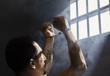 Rabokat dolgoztatott a lagziján egy börtönőr