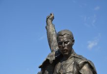 Tudta? 36 foga volt, ennek tulajdonította páratlan énekhangját Freddy Mercury