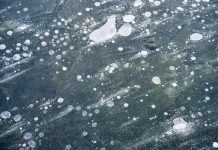 Hiába a figyelmeztetés, beszakadt a jég a quad alatt – fotó