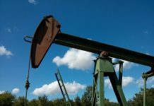 Azerbajdzsánig utazott, hogy kőolaj-fürdőben gyógyuljon a magyar influenszer – videó!